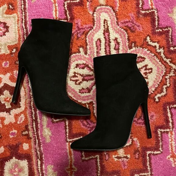 NWOT Black Suede heeled Booties - Picture 4 of 8